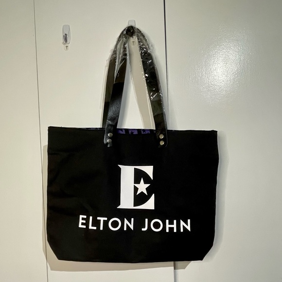 New Elton John Yellow Brick Rd VIP canvas tote new with plastic tour memorabilia - Picture 2 of 5